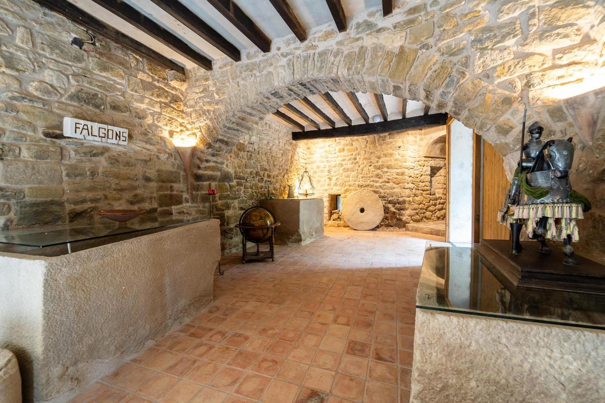 Вилла Castell In Girona Sant Miquel de Campmajor Экстерьер фото